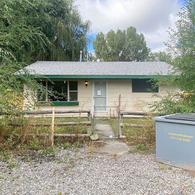 18 Pleasant Dr, Riverton, WY 82501