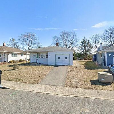 18 Spanish Wells St, Toms River, NJ 08757