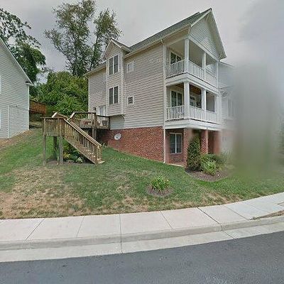 185 Brookwood Dr, Charlottesville, VA 22902