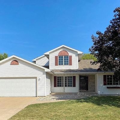 1658 Bernheim St, Oshkosh, WI 54904