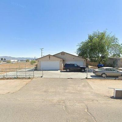 16585 Pine St, Hesperia, CA 92345