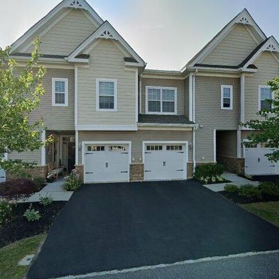 17 Grabowski Dr, Parlin, NJ 08859