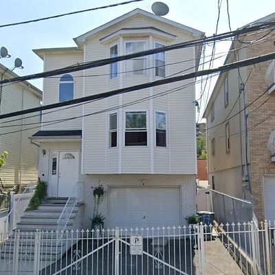 17 Longworth St, Newark, NJ 07102