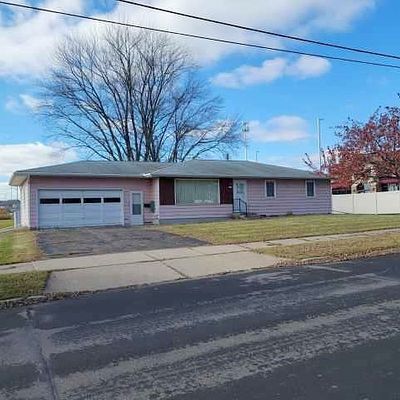 1702 N Peach Ave, Marshfield, WI 54449