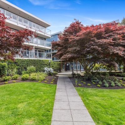 1730 Taylor Avenue N, Seattle, WA 98109