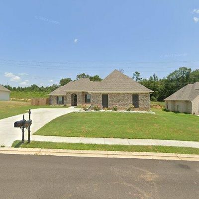 205 Oakmont Dr, Clinton, MS 39056