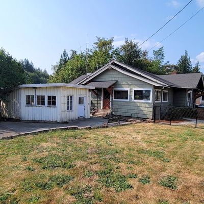 207 Nw Kerron Avenue, Winlock, WA 98596