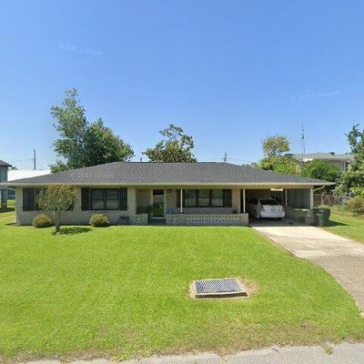 208 R J Dr, Chauvin, LA 70344