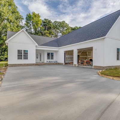 210 Crown Drive, Washington, NC 27889