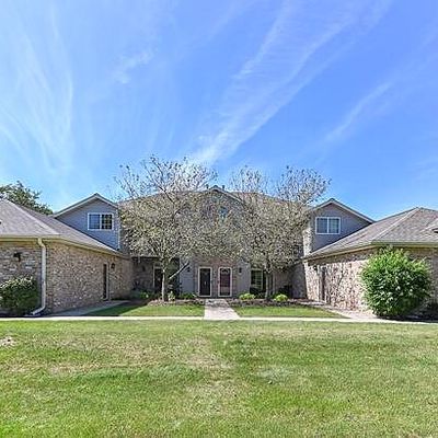 210 Oak Leaf Dr, Unit 6, Oak Creek, WI 53154