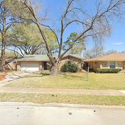 2101 Ruby Rd, Irving, TX 75060