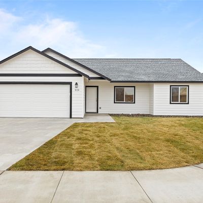 214 Rattray Drive, Mattawa, WA 99349