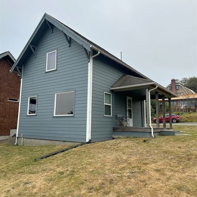 215 Elizabeth Ave Ne, Ilwaco, WA 98624