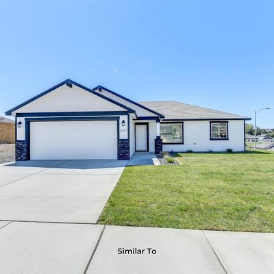 215 N Lessor Lp, Moses Lake, WA 98837