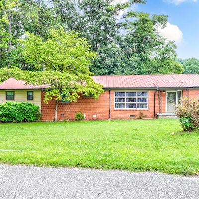 216 Sunset Dr, La Follette, TN 37766