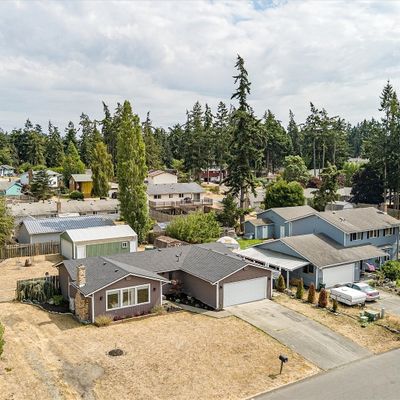 2166 Colonial Way, Oak Harbor, WA 98277