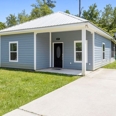 217 Gulfside St, Waveland, MS 39576