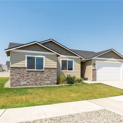 218 Salmon Dr, Wenatchee, WA 98801