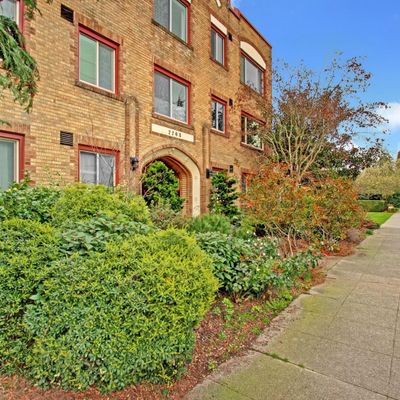 2203 Yale Avenue E, Seattle, WA 98102