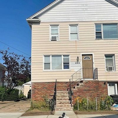 221 Huyler St, South Hackensack, NJ 07606