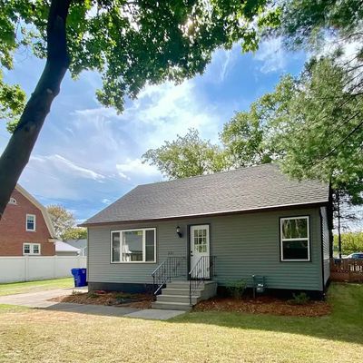 221 N Lake St, Peshtigo, WI 54157