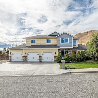 2212 Ashley Brooke, Wenatchee, WA 98801