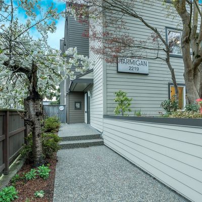 2219 14th Avenue W, Seattle, WA 98119