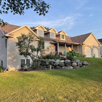 2219 Surrey Lane, Baraboo, WI 53914