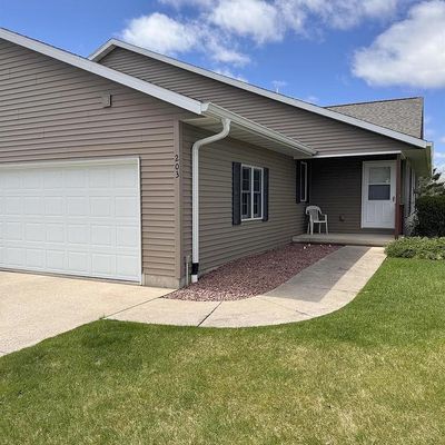 203 Vista Ct, Waupaca, WI 54981