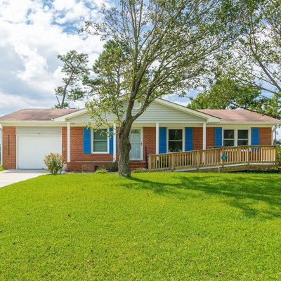 2405 Emeline Pl, Morehead City, NC 28557