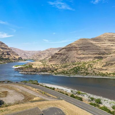 24122 Snake River Rd, Asotin, WA 99402