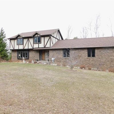 2454 Forest Meadows Ct, Suamico, WI 54313