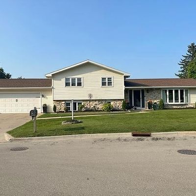 2481 Vagabond St, Green Bay, WI 54302