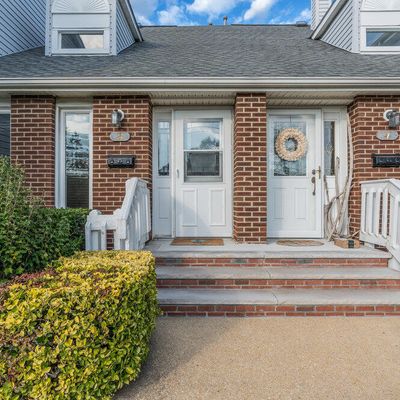 25 Meadow Ave, Monmouth Beach, NJ 07750