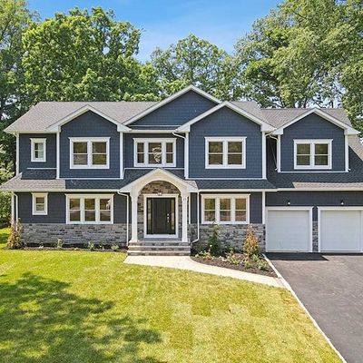 25 Sycamore Ter, Livingston, NJ 07039