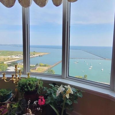 2525 S Shore Dr, Unit 18 D, Milwaukee, WI 53207