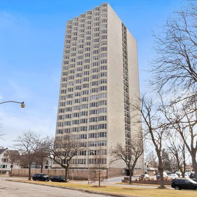 2525 S Shore Dr, Unit 2 F, Milwaukee, WI 53207