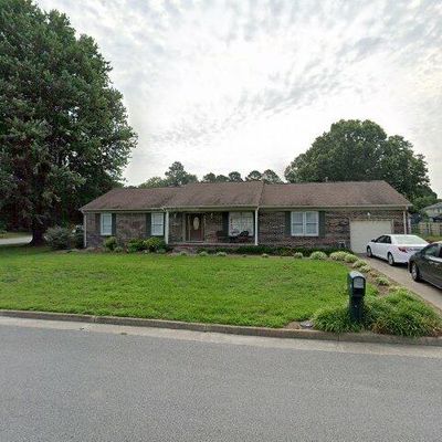 26 Carriage Hill Dr, Poquoson, VA 23662