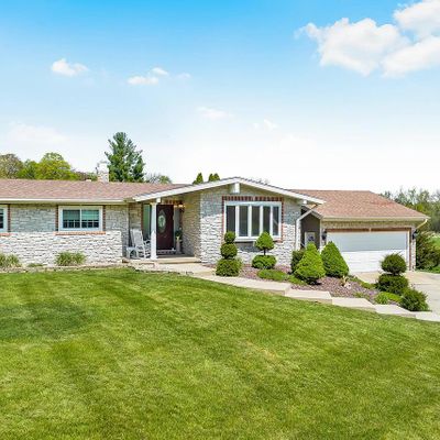 262 Castle Terrace Drive, Fontana, WI 53125