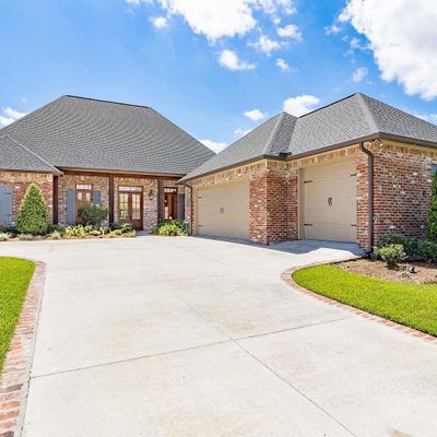 2631 Tiger Crossing Dr, Baton Rouge, LA 70810