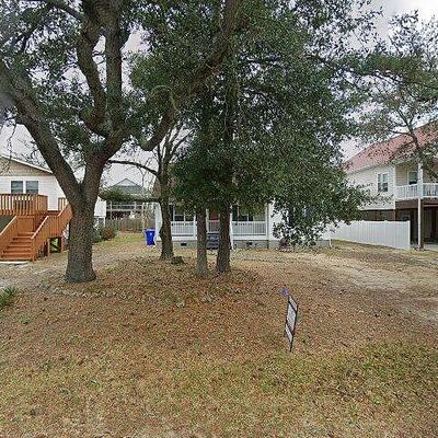 223 Ne 43rd Street Oak Island, Island, NC 28465