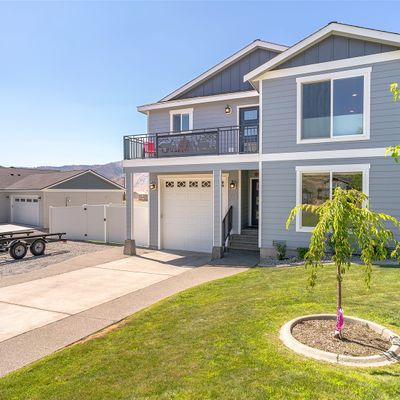 225 Lakeview Ave, Orondo, WA 98843