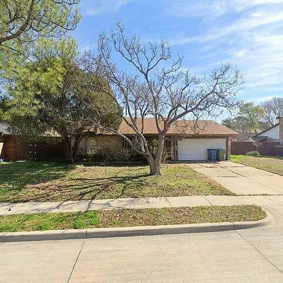 225 Village Dr, Lewisville, TX 75067