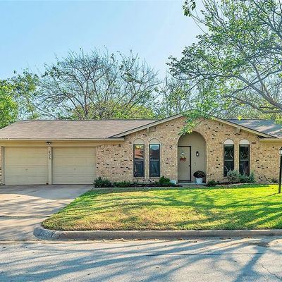 226 Nw Suzanne Ter, Burleson, TX 76028