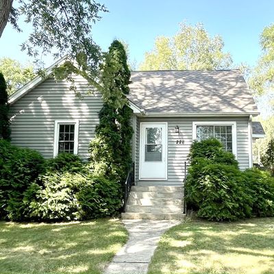 228 E Spruce St, Silver Lake, WI 53170