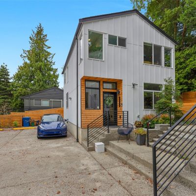 2346 Ne 90th Street, Seattle, WA 98115