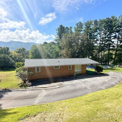 236 Mountain Crest Rd, Swannanoa, NC 28778