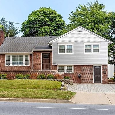 290 Orient Way, Lyndhurst, NJ 07071