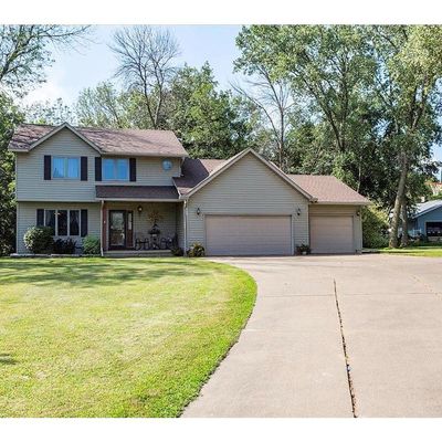 2905 Meadowbrook Ln, Menomonie, WI 54751