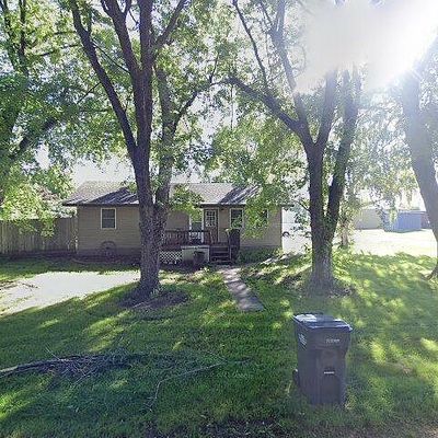 302 Bonzer St, Mantador, ND 58058